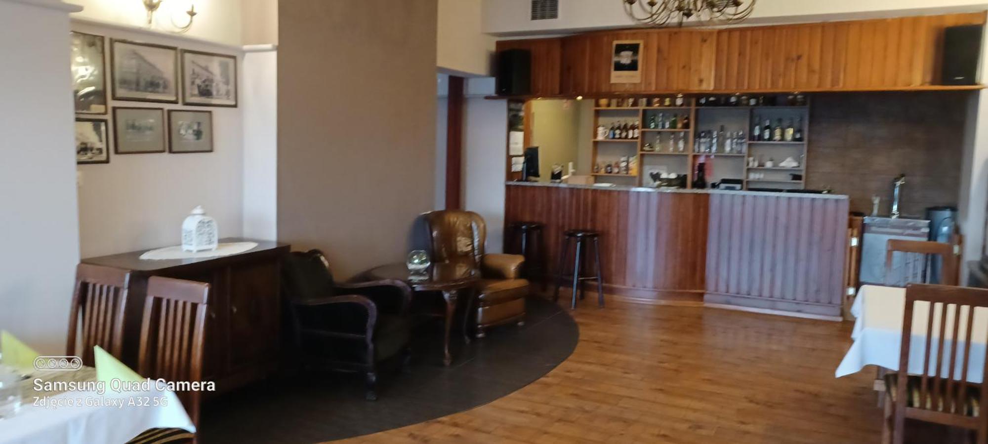 Wielkopolanka Pokoje Goscinne I Restauracja Chodziez Luaran gambar